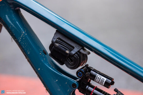 YT Capra MX downtube storage