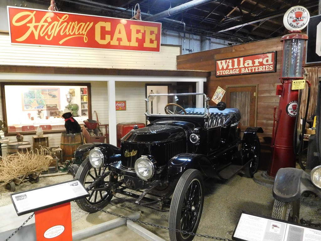 1914 Stanley Steam Car showcasing early automobile technology