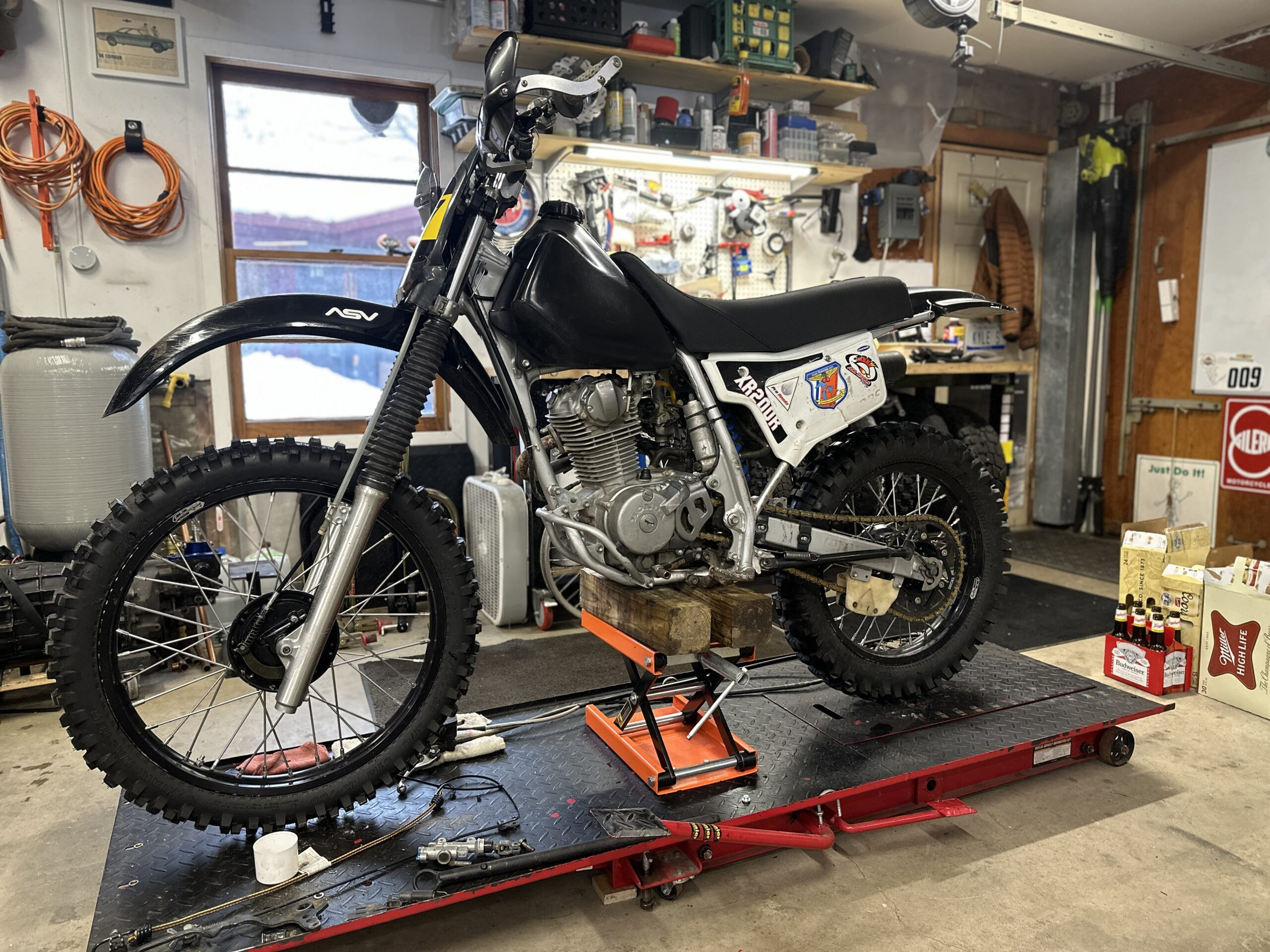 Bowen XR200R on lift