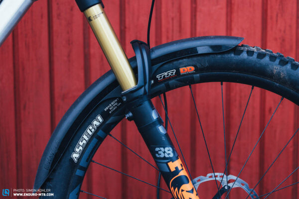 FOX Fender, showcasing its design and features