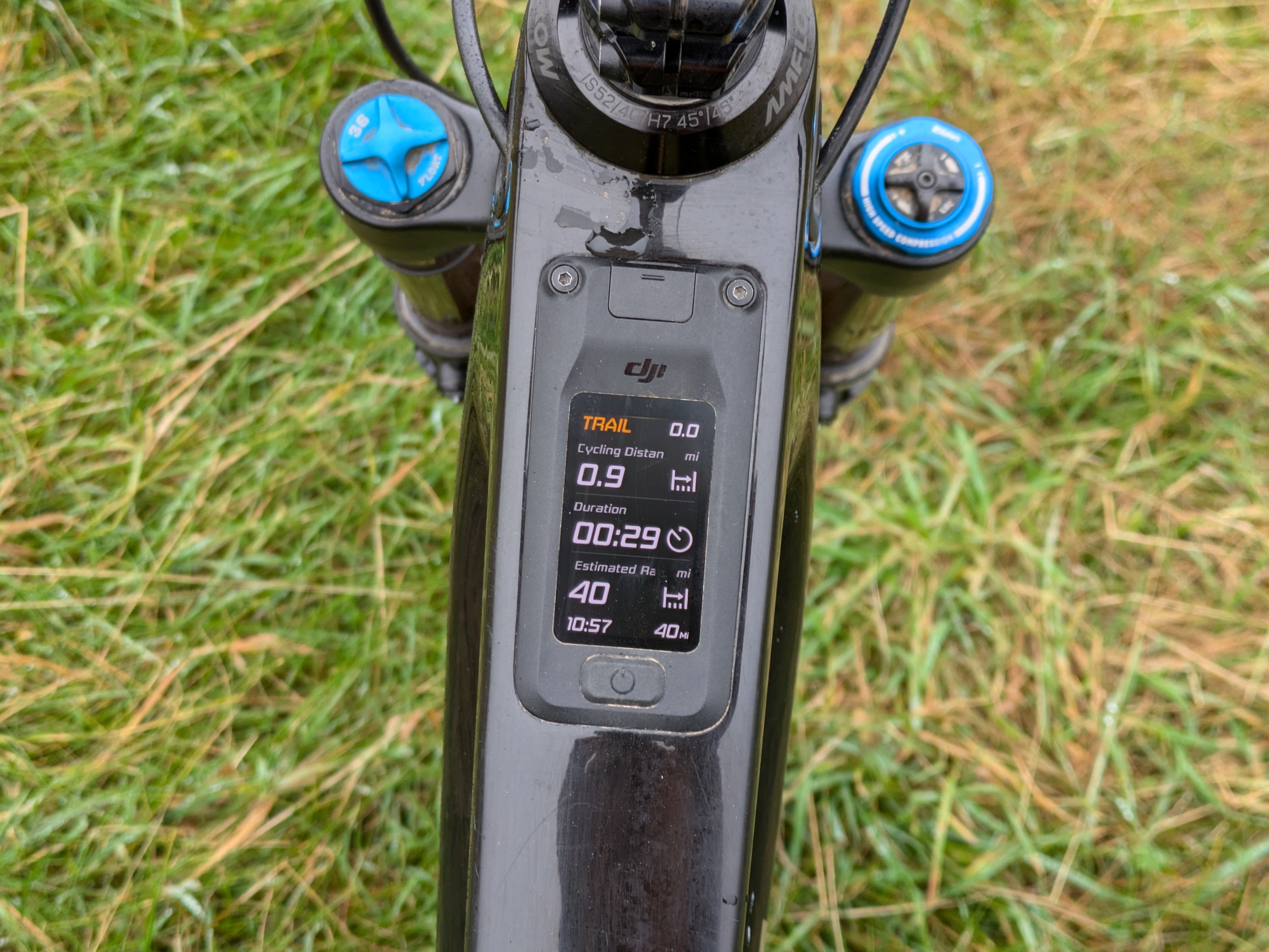 Amflow PL Carbon Pro handlebar control detail