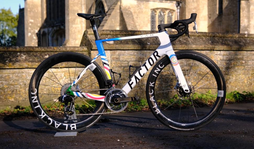 2025 Factor Ostro VAM side on