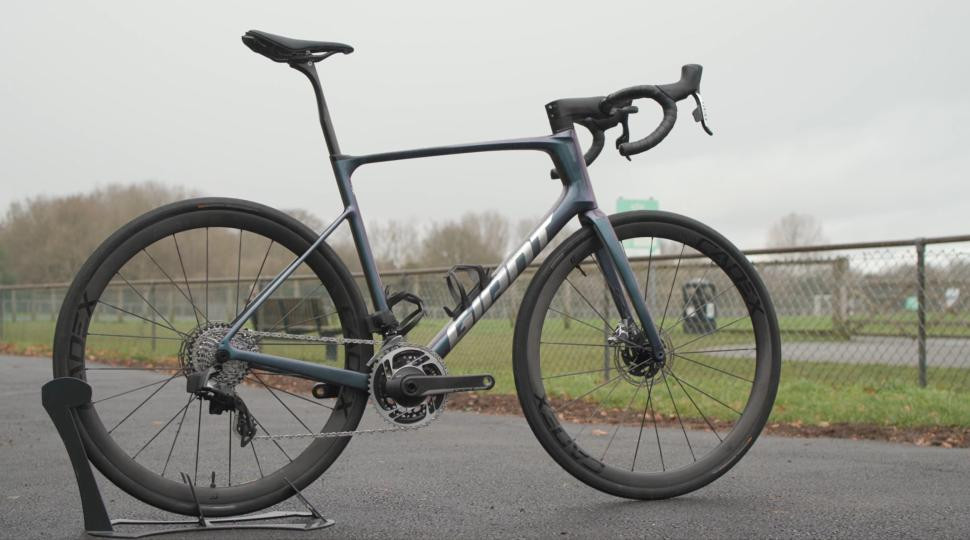 2023 Giant Defy Advanced SL 0 hero