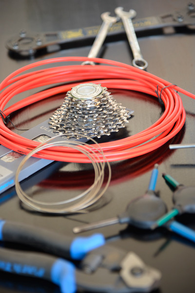 Experienced bike mechanics providing professional bike tune up service for customers near their location