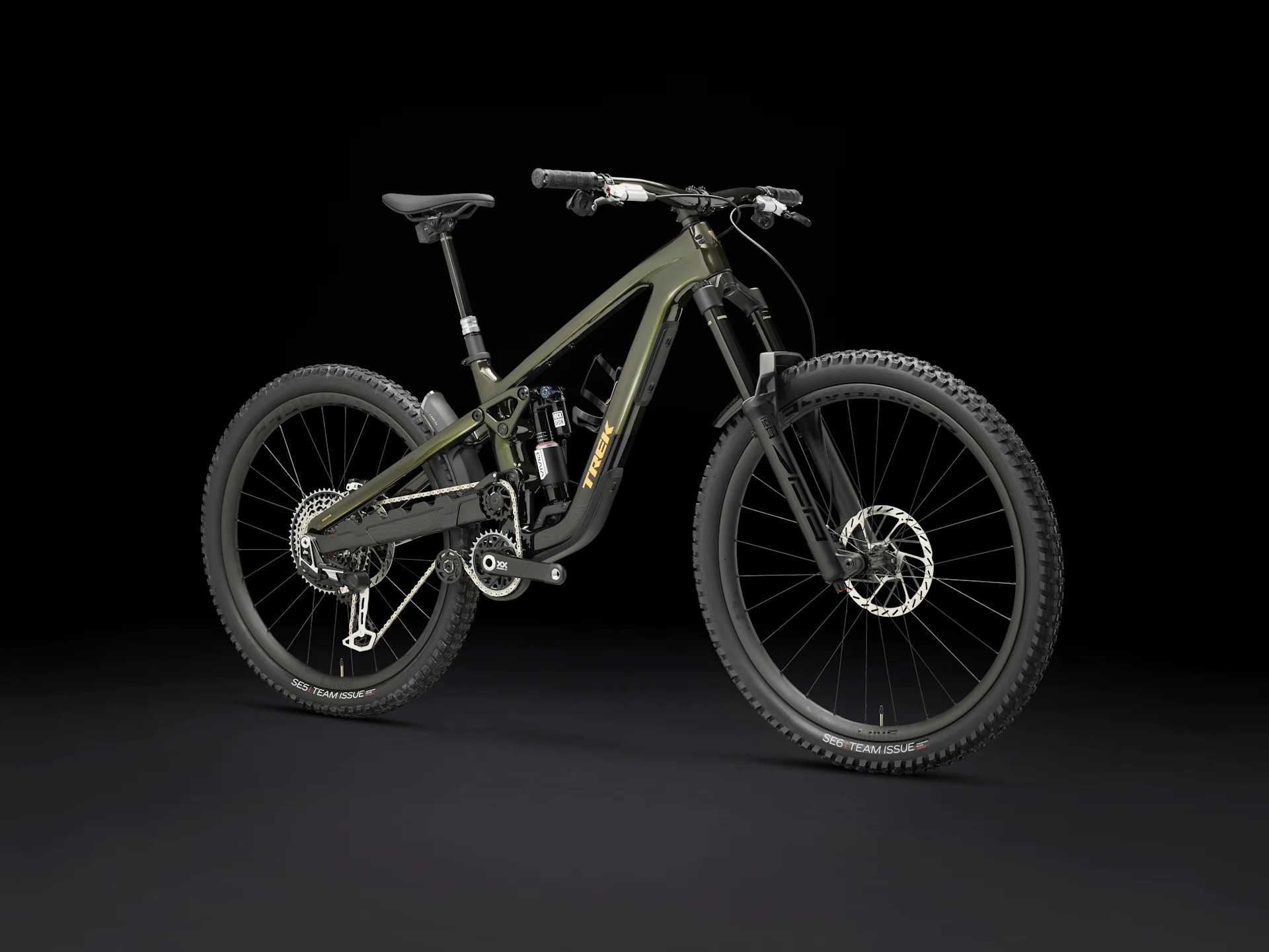 Trek Slash Gen 6 featuring SRAM XX AXS T-Type drivetrain, emphasizing the advanced components and high-pivot suspension design.