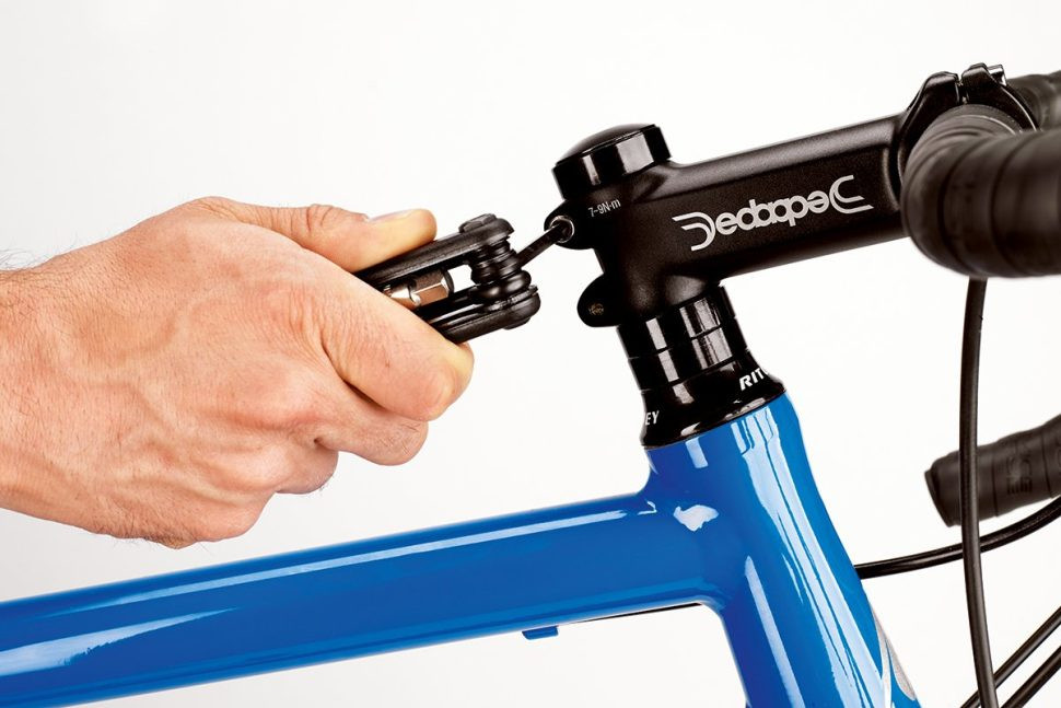 **How Do You Adjust the Headset on Your Bike for Optimal Performance?**
