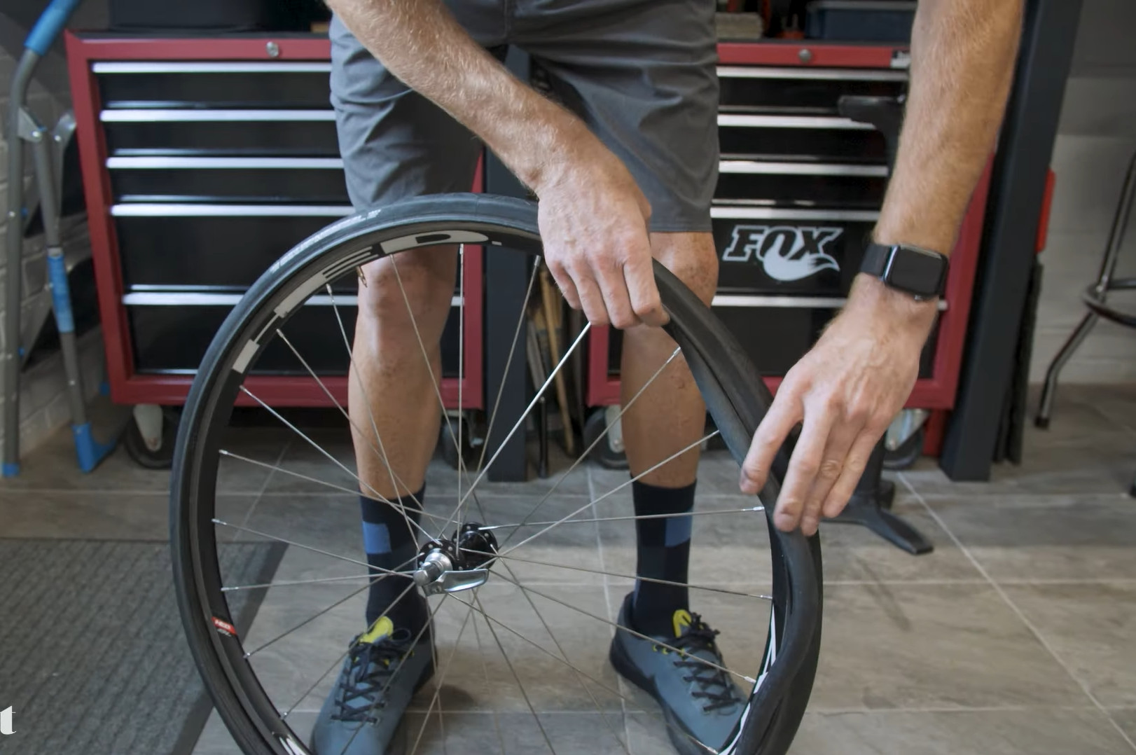 Inserting a new inner tube