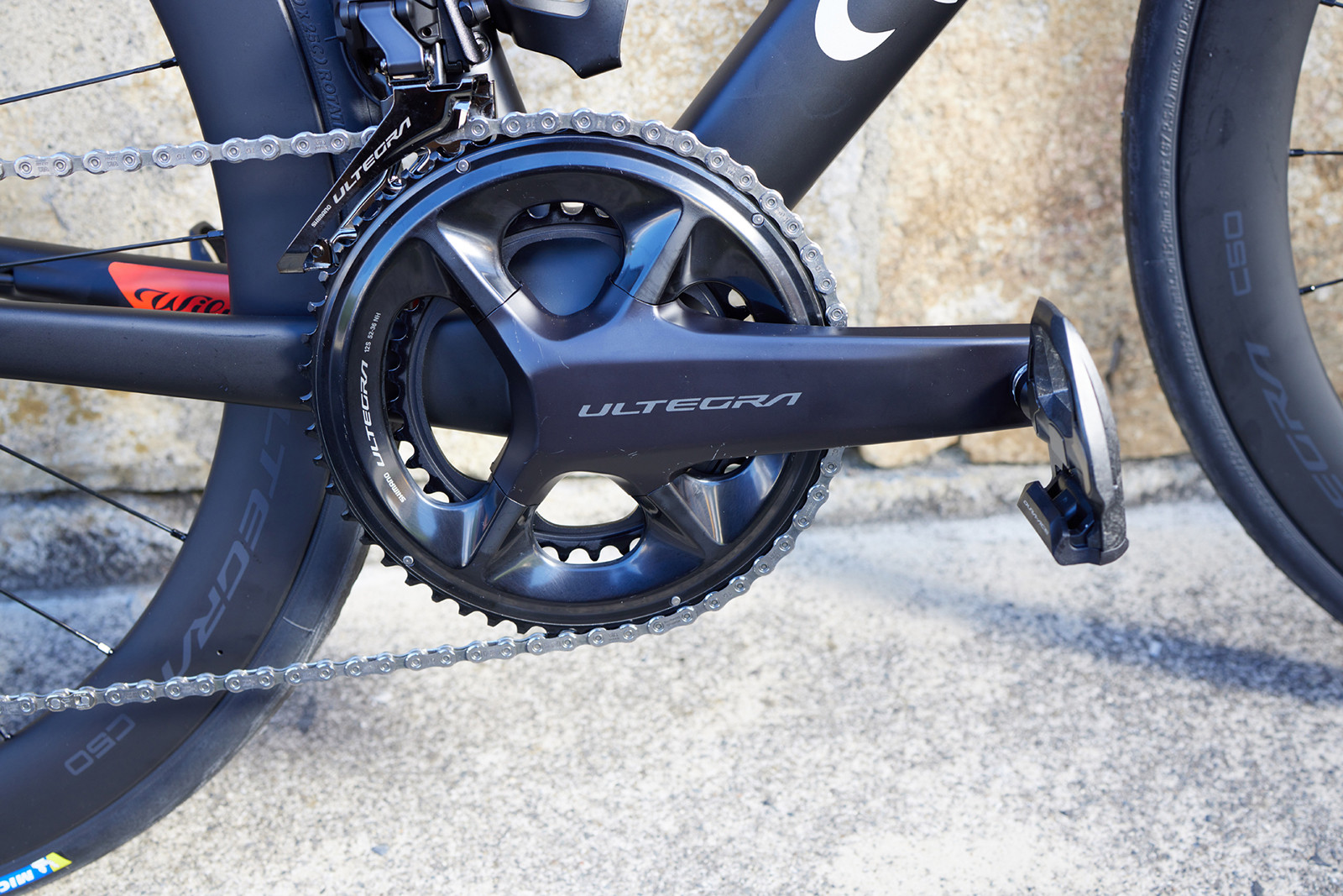 Shimano Ultegra Di2 R8100 chainset, a semi-compact option that offers enhanced climbing capabilities compared to compact cranksets