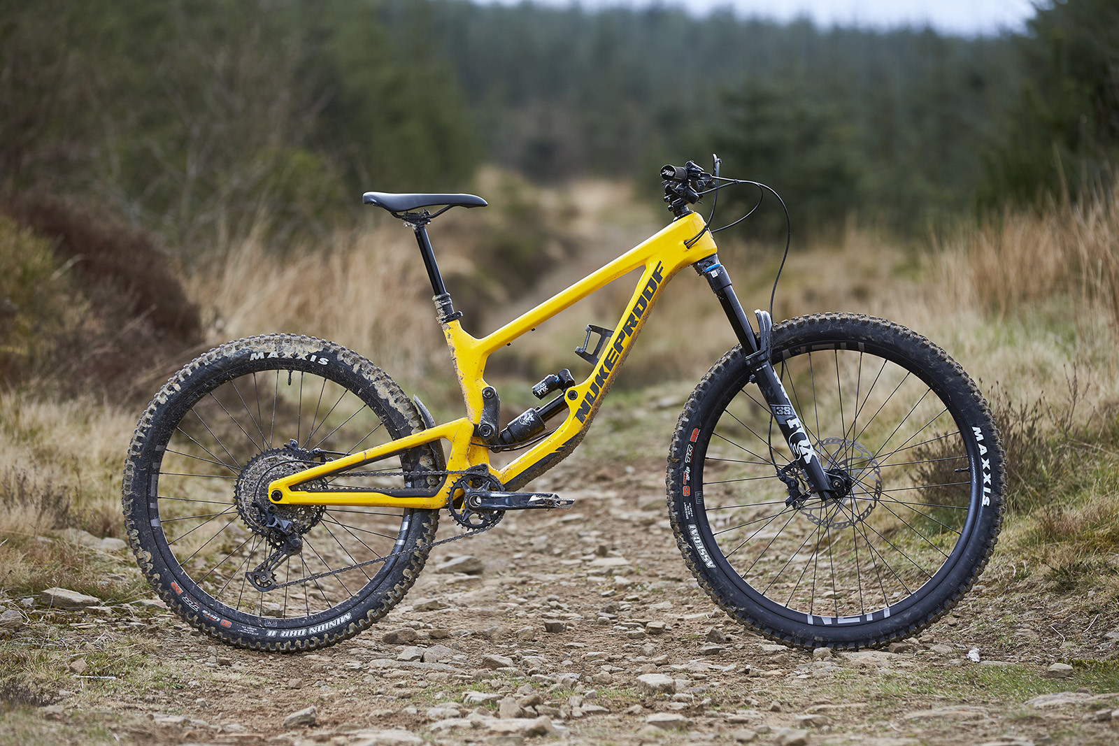 Nukeproof Giga 297 Carbon Elite enduro bike