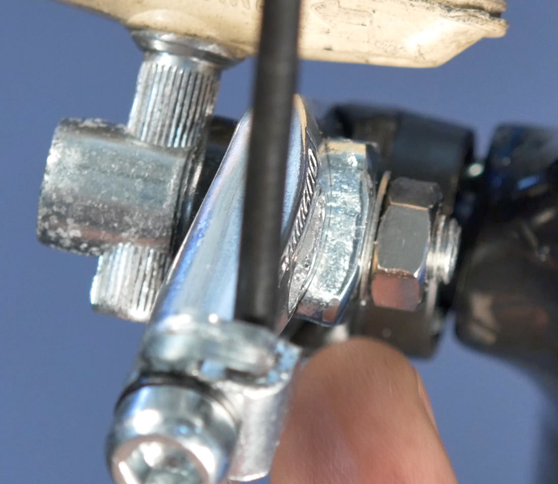 Convex and concave surfaces with mounting bolt of smooth stud brake