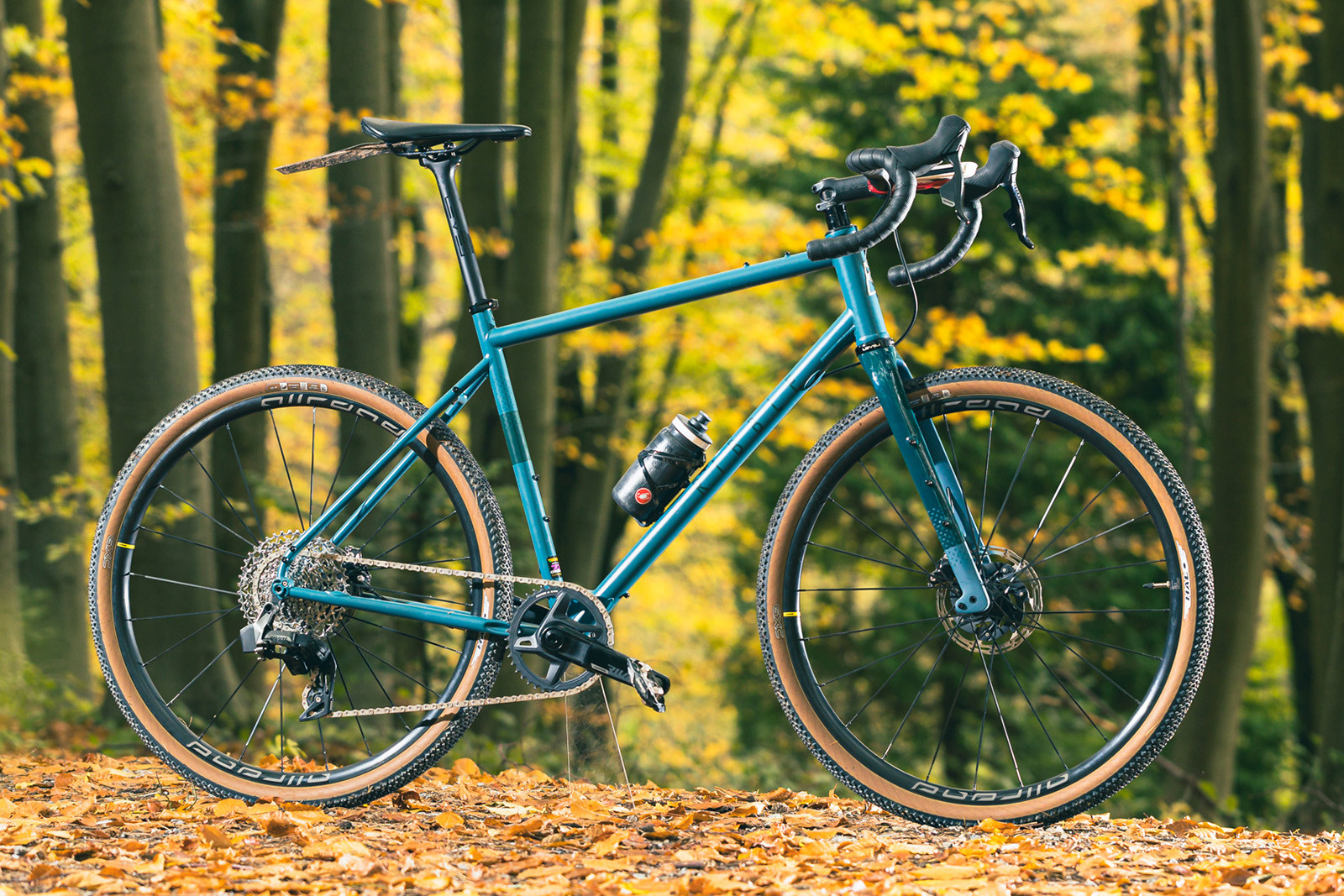 Pack shot of the Ribble Gravel 725 Pro