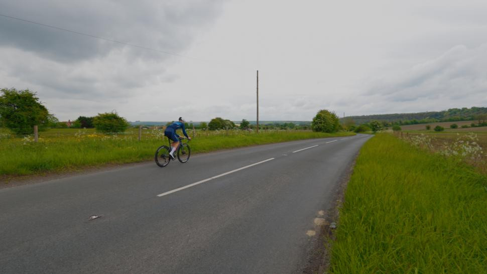 Efficient Gravel Bike Riding Techniques for Maximum Speed