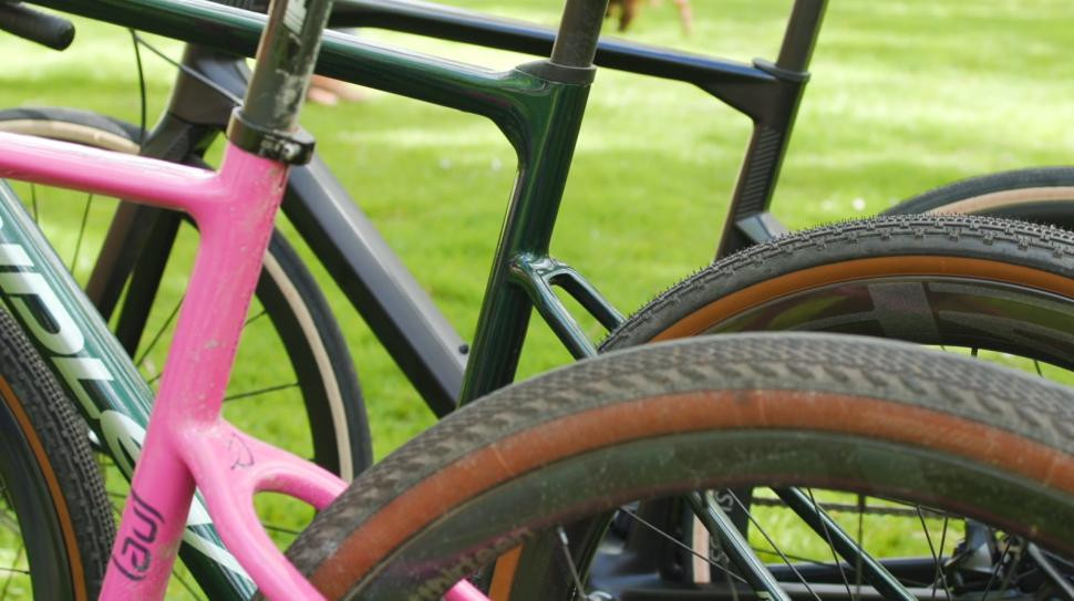 2023 gravel bike vs allroad bike vs road bike rear tyres