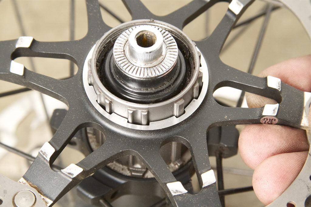 Mounting sprocket onto the freehub